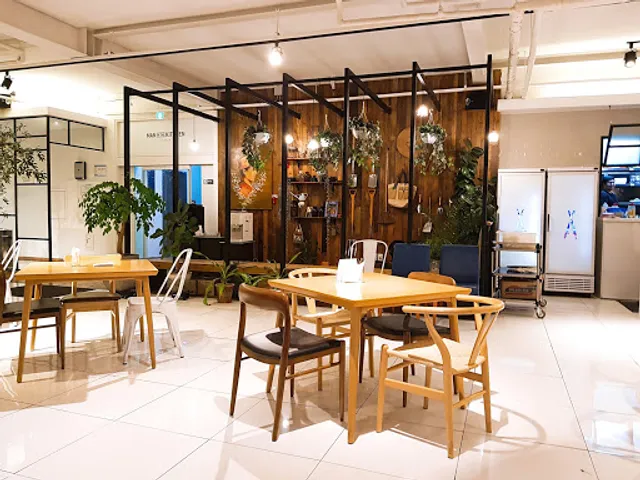 맨인더키친 경산성암점