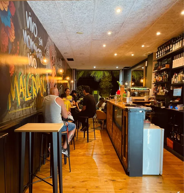 Malcriado Bar & Restaurante: Sabores Latinos y Mediterráneos