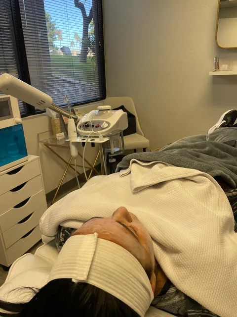 Skinlogic Beauty Bar