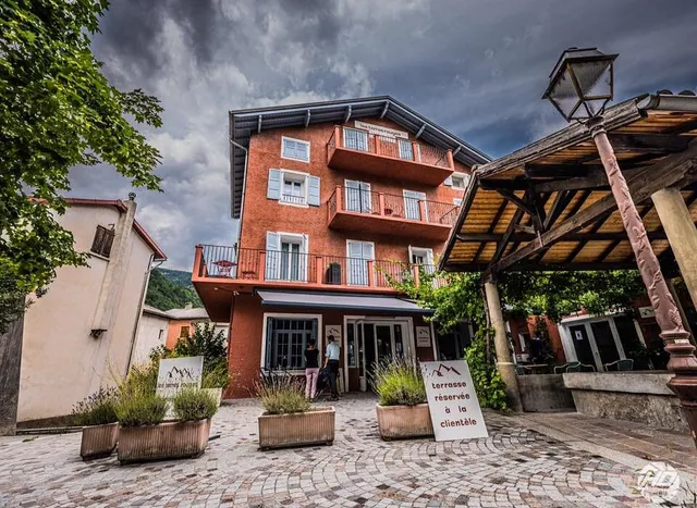 Les Terres Rouges 06