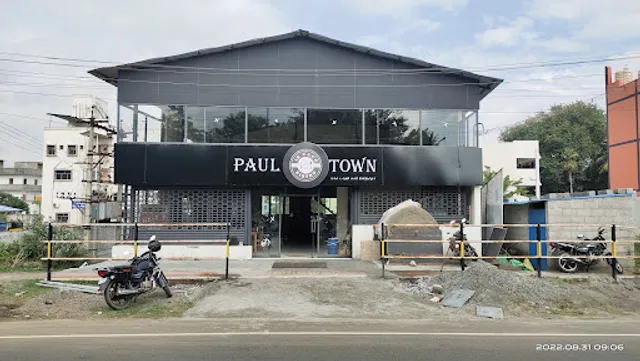 Paul Town Cafe Bistro