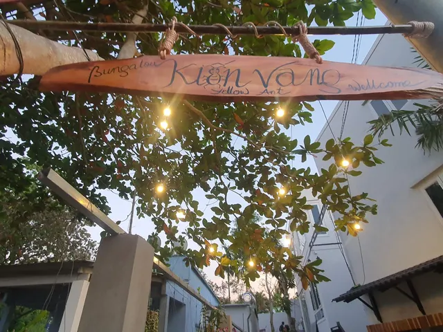 Kiến Vàng Bungalow