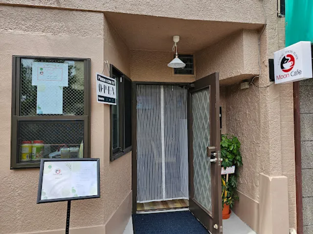 Moon Cafe