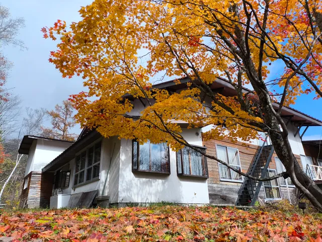 泊まれる温泉Bar136