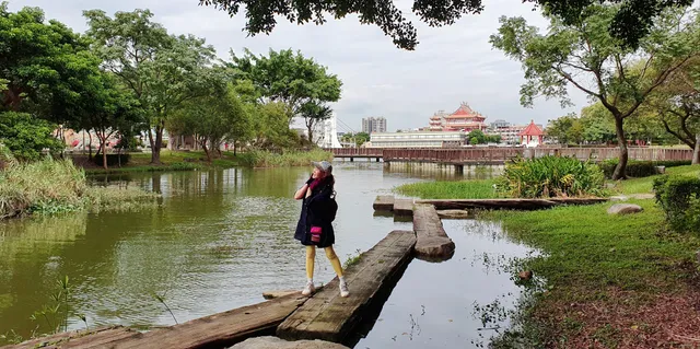 Longtan Large Tourist Pond