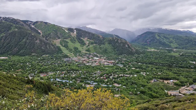 Smuggler Mountain Trailhead