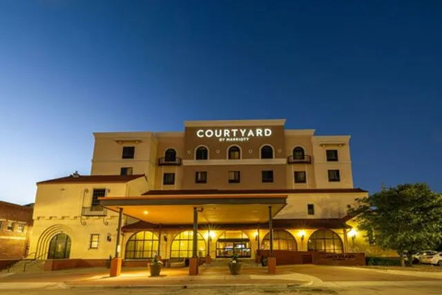 Courtyard by Marriott Wichita at Old Town