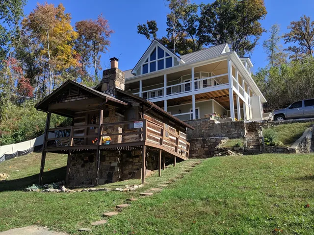 Brevard Inn and Cabins