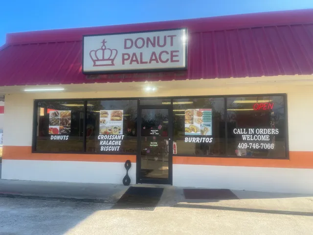 Donuts Palace in Deweyville