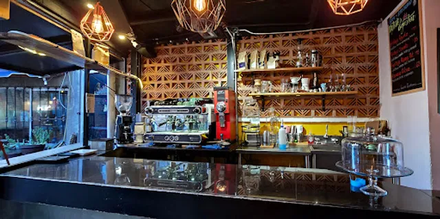 Farolito Aventurero Café