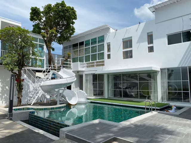 Sea Pearl Beachfront Pool Villa Ban-Amper Beach