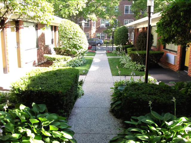 The Carleton of Oak Park Hotel