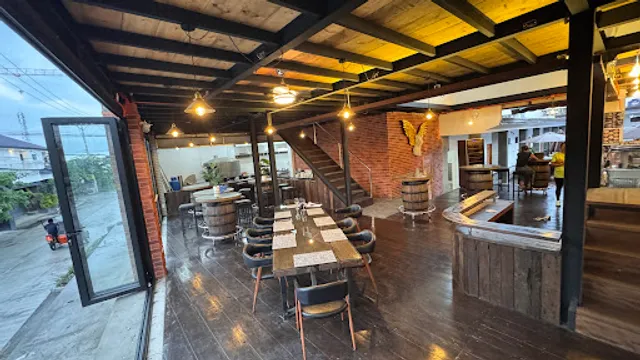 Bayernstubn Bistro & Deli