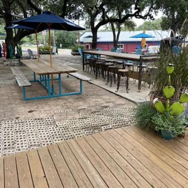 Helotes Beer Garden