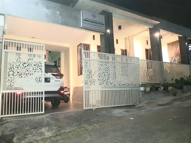 HANSEL HOMESTAY Dekat BNS Kota Batu