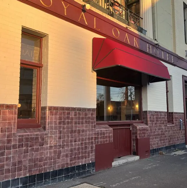 Royal Oak Hotel
