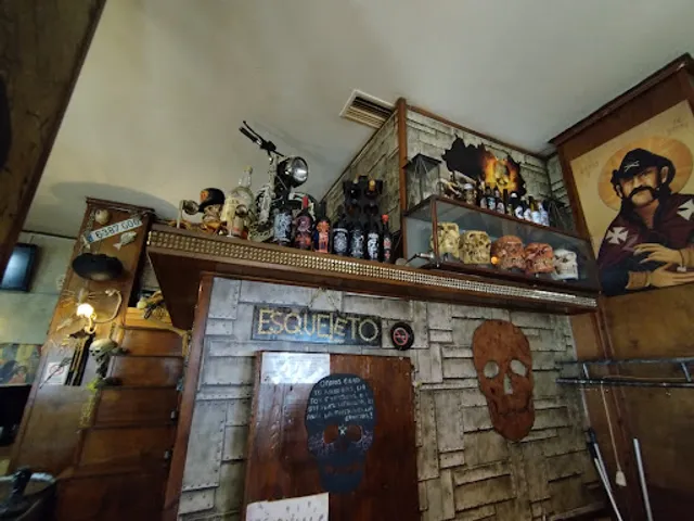 Esqueleto Café Bar