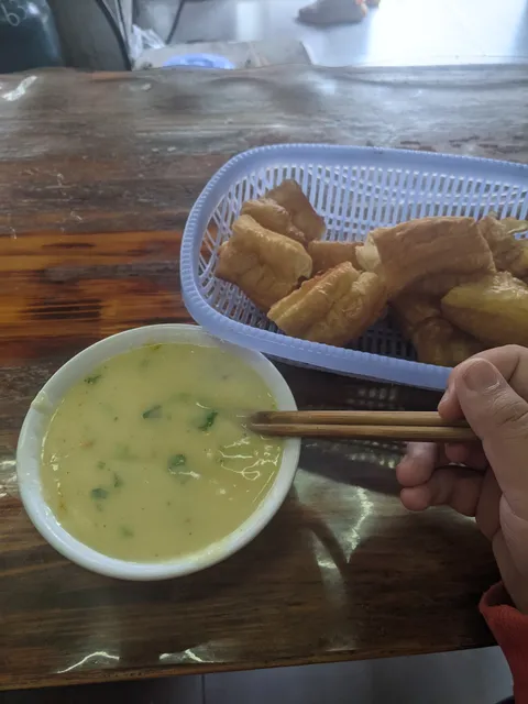 Cross-bridge Chengjianshui Casserole Guoqiao Rice Noodles