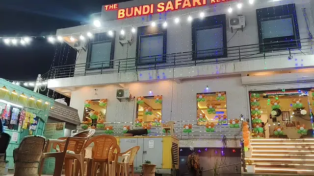 The hotel bundi safari and resturent