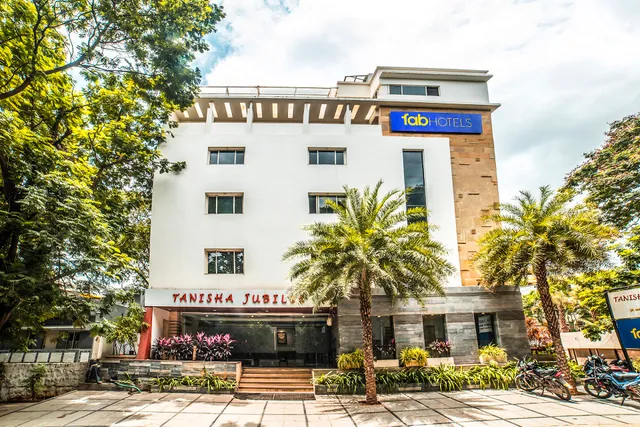 FabHotel Tanisha