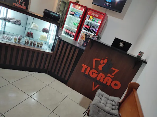 Tigrão Bolos e Salgados e A&A Esfiharia