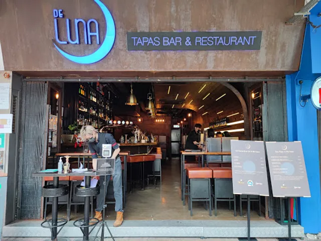 De Luna Tapas Bar &Restaurant