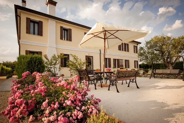 Corte Burchio || B&B - Eventi - Prodotti a km0