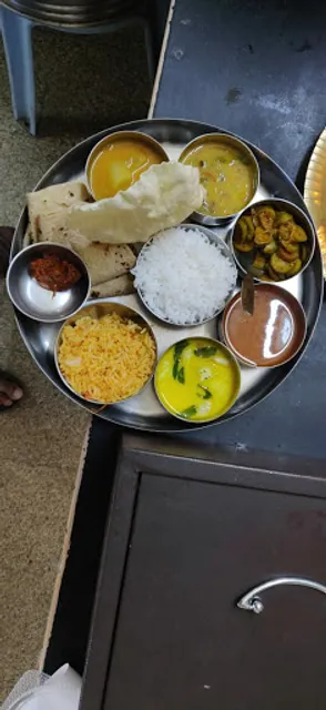 EATREATS , a Unit of AMC CORPORATE CATERERS