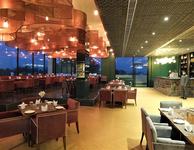 SKYHIGH Restaurant