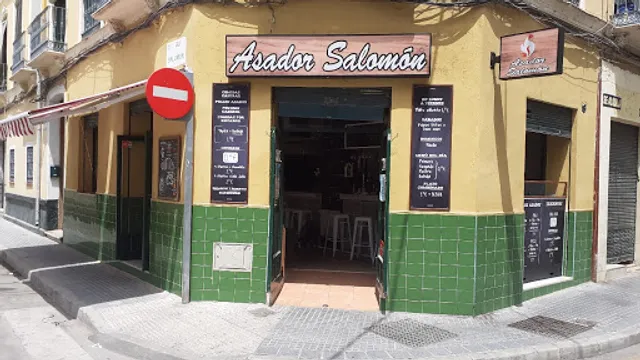 Asador de pollos Salomón