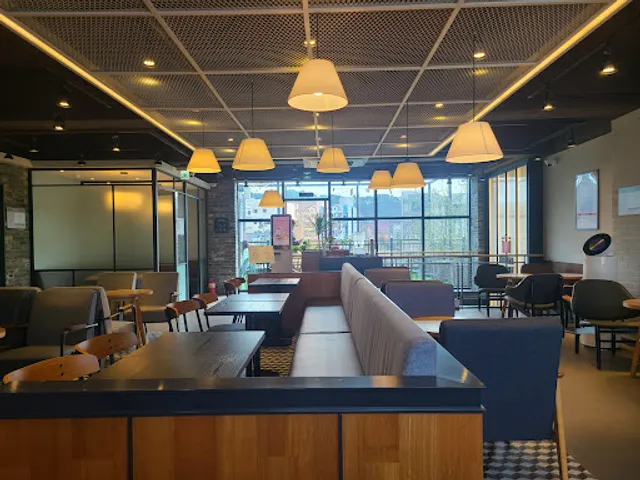 Holly’s Coffee - Jinju Pyeonggeo