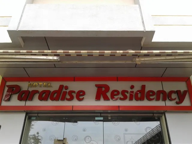 OYO 60653 Hotel Paradise Residency