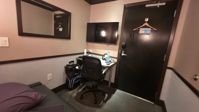 Minute Suites CLT Atrium