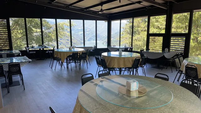 Xiang Yan Jingguan Restaurant