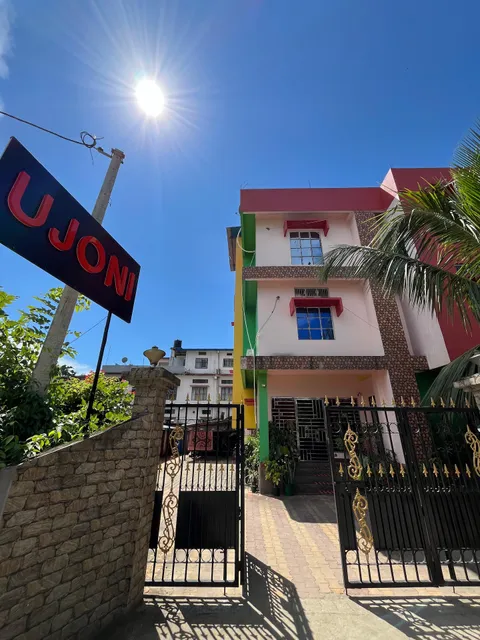 Ujoni Homestay