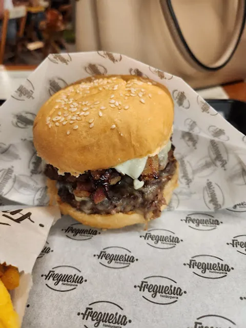 Freguesia Hamburgueria - Vila Rio Food Park