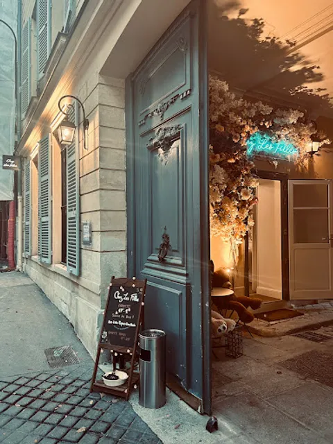 Chez Les Filles - Bar à Vin, Cocktails & Tapas