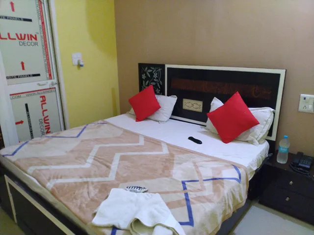 OYO 29644 Hotel Royal