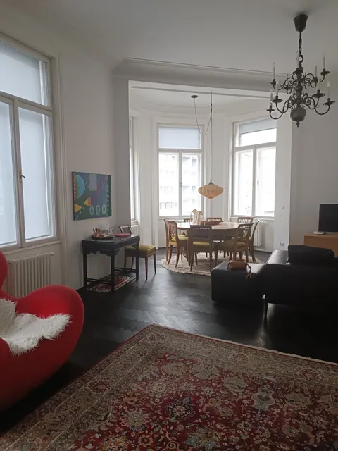 Grand Soho Apartment