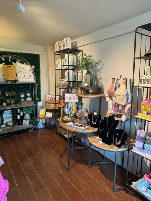 The Chic Society & Co