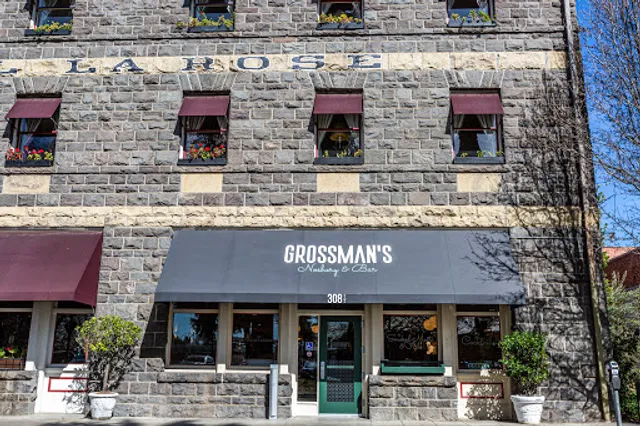 Grossman’s Noshery & Bar