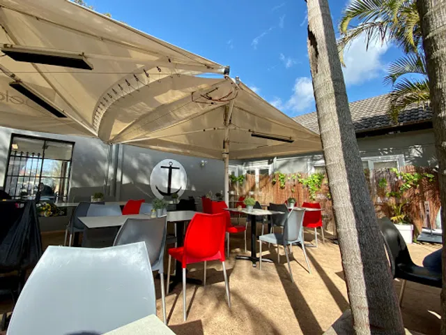 Curly's on the Corner