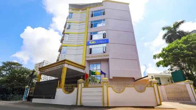 FabHotel Chamiers Park