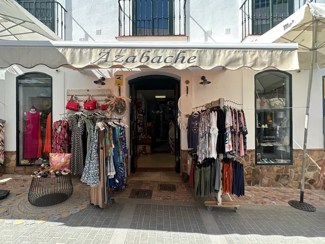 Azabache fashion and decoration