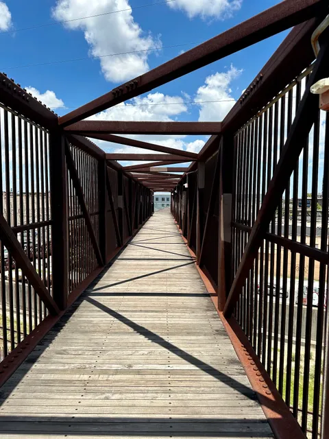 Crescent Park Elevator - North Peters