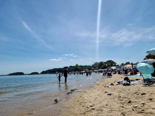 Glen Island Beach