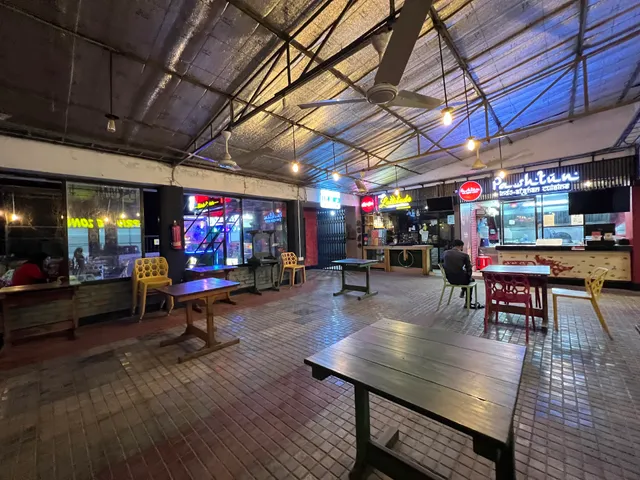 Signature Food Court