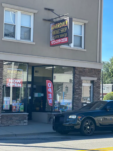 Riverdale Smoke & Kratom Shop