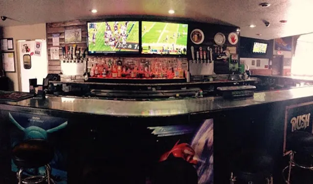 Legends Brews & Cues