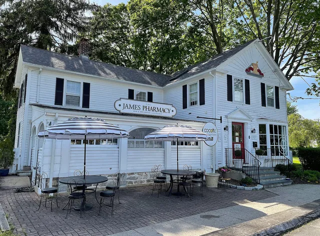 James Pharmacy Bed & Breakfast